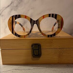 Stylish Striped Women's Glasses